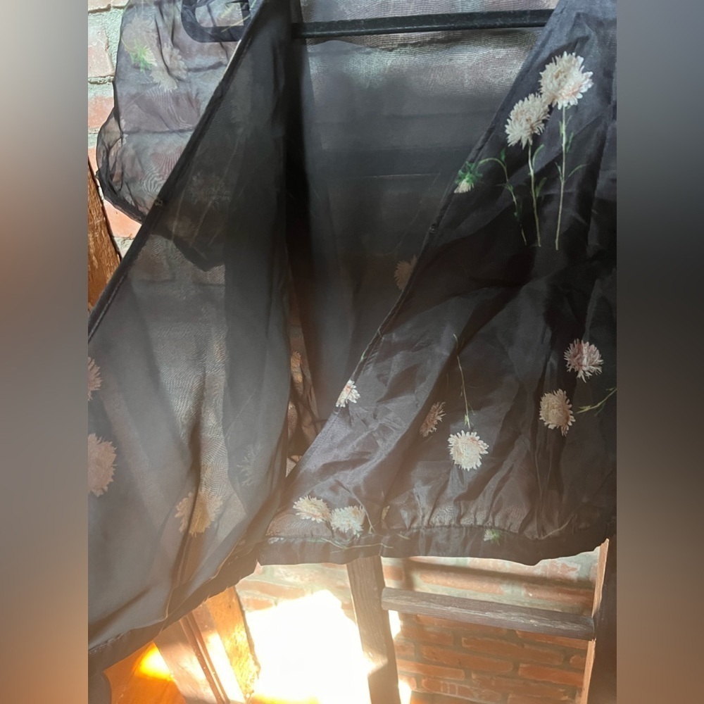 Madewell Sanna floral silk organza wrap top black sheer EUC women’s size S small - Picture 5 of 8